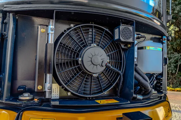 Detalhe do ventilador e do sistema de arrefecimento da DIEL DE35MP